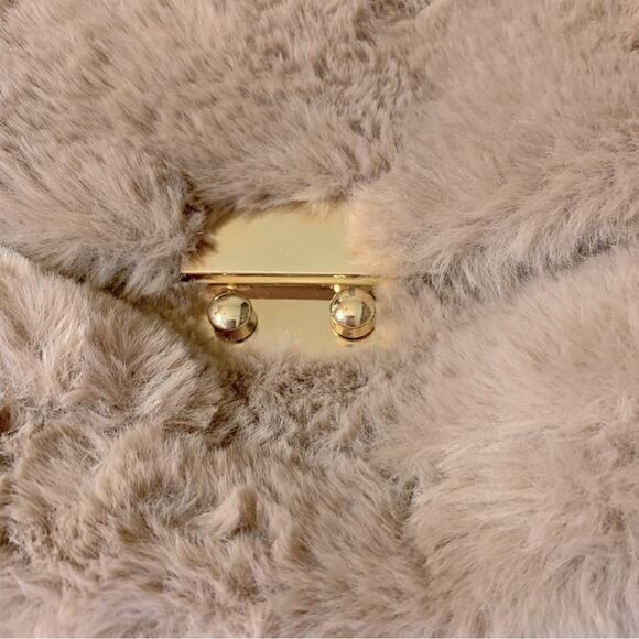 H&M Winter Fleece Crossbody Handbag Tan Soft & Fluffy Chain Strap Gorgeous - Picture 3 of 6